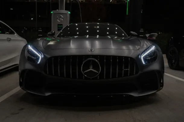 كازينو رويال باندا تطبيق أندرويد/آي أو إس